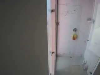 Camsoda Free Porn Cam of voyeurcam-casa-salsa-shower-1