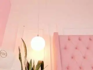 Camsoda Free Porn Cam of lucy-vega