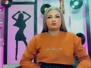 Camsoda Adult Webcams of mayka-brunette01