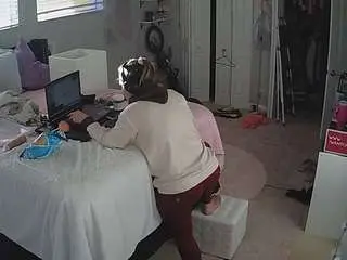 Camsoda Nude Webcam of voyeurcam-house-charleys-room