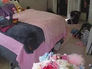 Camsoda Free Porn Cam of voyeurcam-house-charleys-room