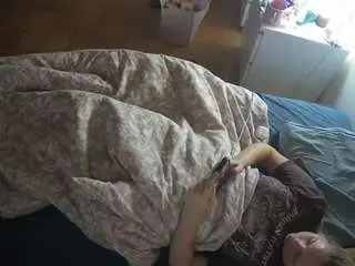 Camsoda Adult Webcams of voyeurcam-julmodels-greybed-2