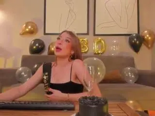 Camsoda Free Live Porn of lizzcoopper