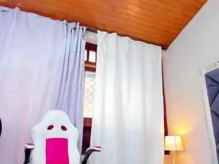 Camsoda Free Porn Cam of mia-kinky