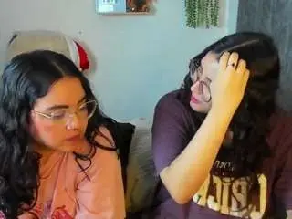 Camsoda Sex Cam of maddie-and-chelsea