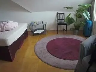 Camsoda Nude Webcam of voyeurcam-julmodels-whitebed-6