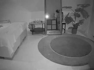 Camsoda Best Webcam of voyeurcam-julmodels-whitebed-6