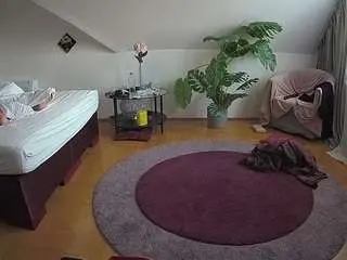 Camsoda Sex Chat of voyeurcam-julmodels-whitebed-6