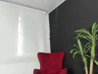 cloe-ebonybigass from camsoda