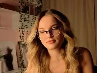 Camsoda Nude Webcam of juleehamra