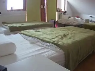 Camsoda Sex Chat of voyeurcam-julmodels-bed-2