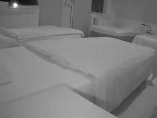Camsoda Sex Cam of voyeurcam-julmodels-bed-2
