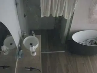 Camsoda Nude Webcam of voyeurcam-casa-salsa-bathroom-6