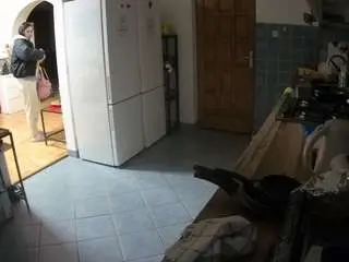 voyeurcam-julmodels-kitchen from camsoda