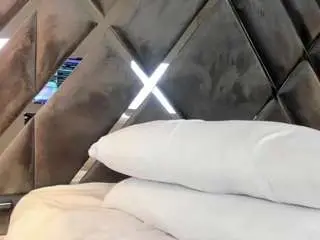 Camsoda Free Porn Cam of miaavixenn