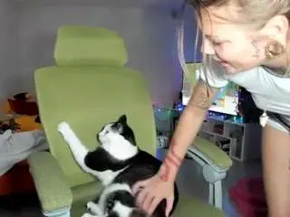 Camsoda Nude Webcam of xojennifoxx