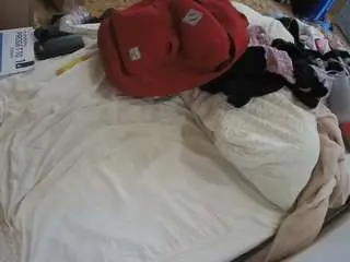 Camsoda Free Live Porn of voyeurcam-julmodels-whitebed-1