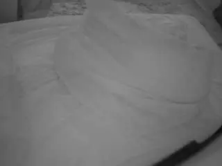 Camsoda Adult Webcam of voyeurcam-julmodels-whitebed-1