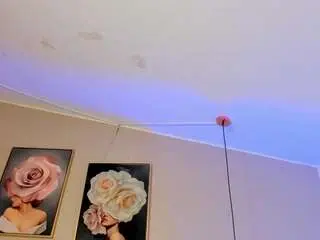 saraa-blonde from camsoda