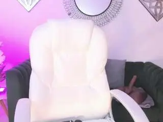 Camsoda Sex Chat of laylaa-breezee