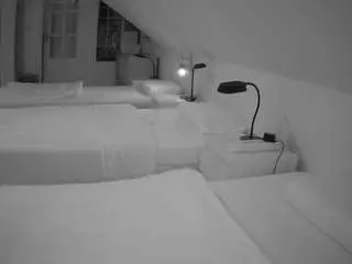 Camsoda Adult Webcam of voyeurcam-julmodels-bed-3