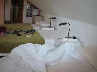 Camsoda Live Sex Cam of voyeurcam-julmodels-bed-3