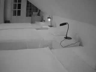 Camsoda Sex Cam of voyeurcam-julmodels-bed-3