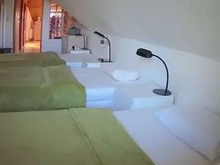 Camsoda Nude Webcam of voyeurcam-julmodels-bed-3