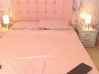 red-kytty6 from camsoda