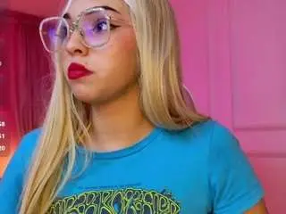 Camsoda Free Live Porn of lyna-love