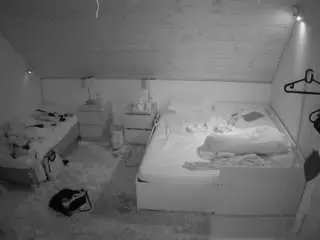 Camsoda Live Sex of voyeurcam-julmodels-whitebed-2