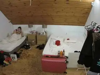 Camsoda Live Sex of voyeurcam-julmodels-whitebed-2