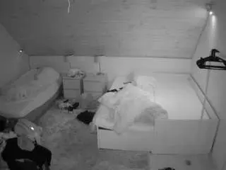 Camsoda Watch Live Sex Cams of voyeurcam-julmodels-whitebed-2