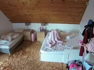Camsoda Free Porn Cam of voyeurcam-julmodels-whitebed-2