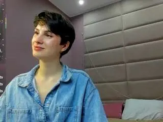 adelineperle from camsoda