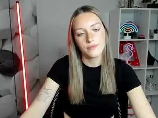 evelynblond from camsoda