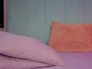 Camsoda Private Sex Chat of reina-cummingss