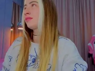 Camsoda Nude Webcam of reina-cummingss