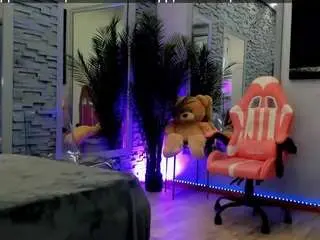 Camsoda Adult Webcams of reina-cummingss