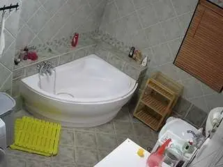 Camsoda Best Webcam of voyeurcam-julmodels-bath-1st-2