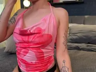 adriananochi from camsoda