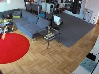 Camsoda Adult Webcams of voyeurcam-julmodels-living-2