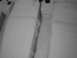 Camsoda Live Sex Cam of voyeurcam-julmodels-bed-5