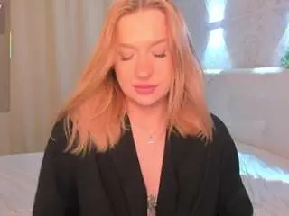 hollyy-lee from camsoda