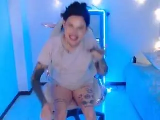 nahomy-summers from camsoda