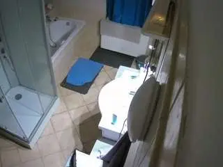 Camsoda Adult Video Chat of voyeurcam-julmodels-bath-2nd-2