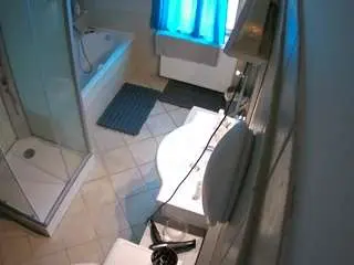 Camsoda Watch Live Sex Cams of voyeurcam-julmodels-bath-2nd-2