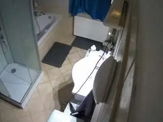 Camsoda Adult Video Chat of voyeurcam-julmodels-bath-2nd-2