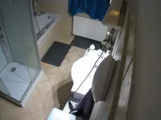 Camsoda Nude Webcam of voyeurcam-julmodels-bath-2nd-2