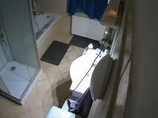 Camsoda Nude Webcam of voyeurcam-julmodels-bath-2nd-2